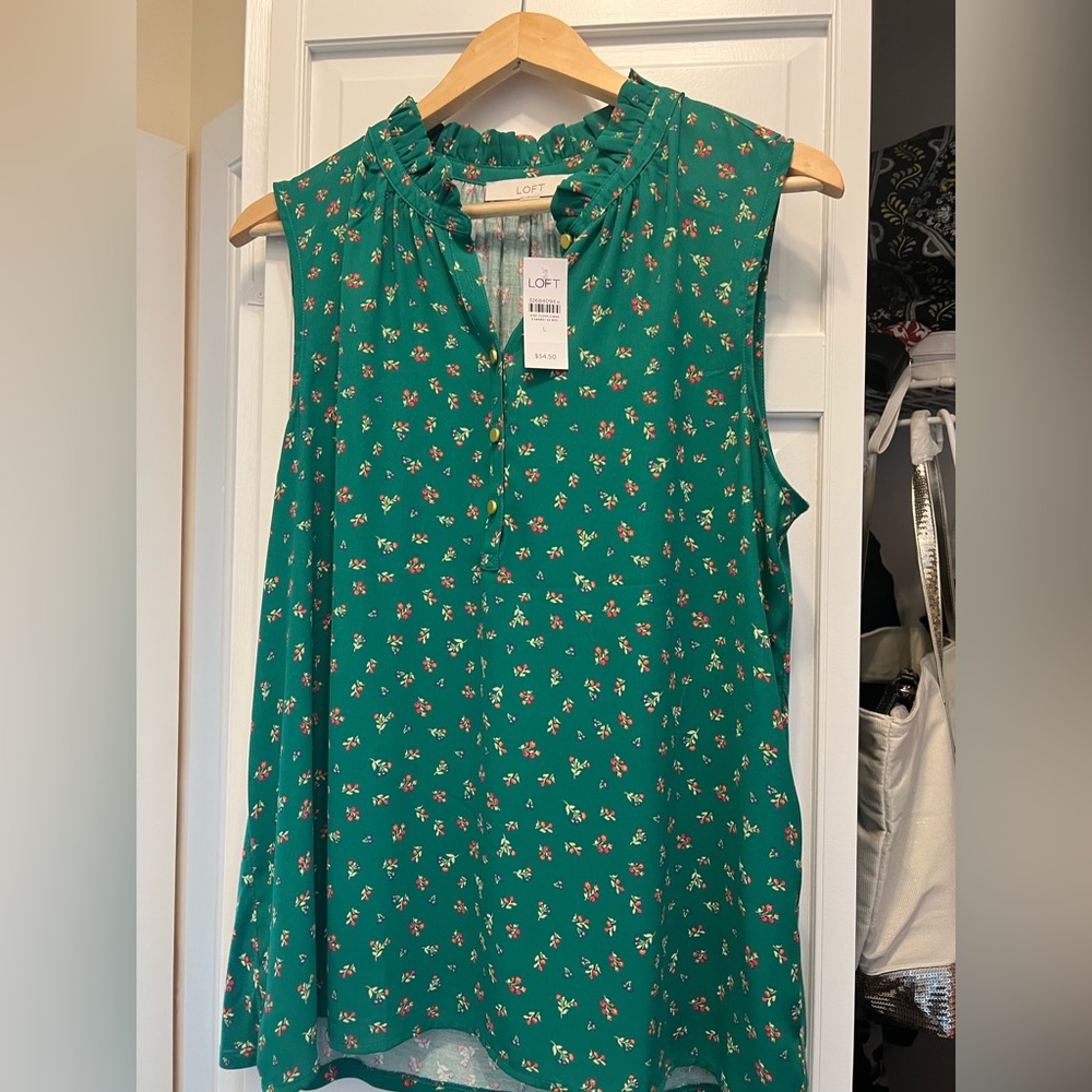 LOFT green floral sleeveless blouse